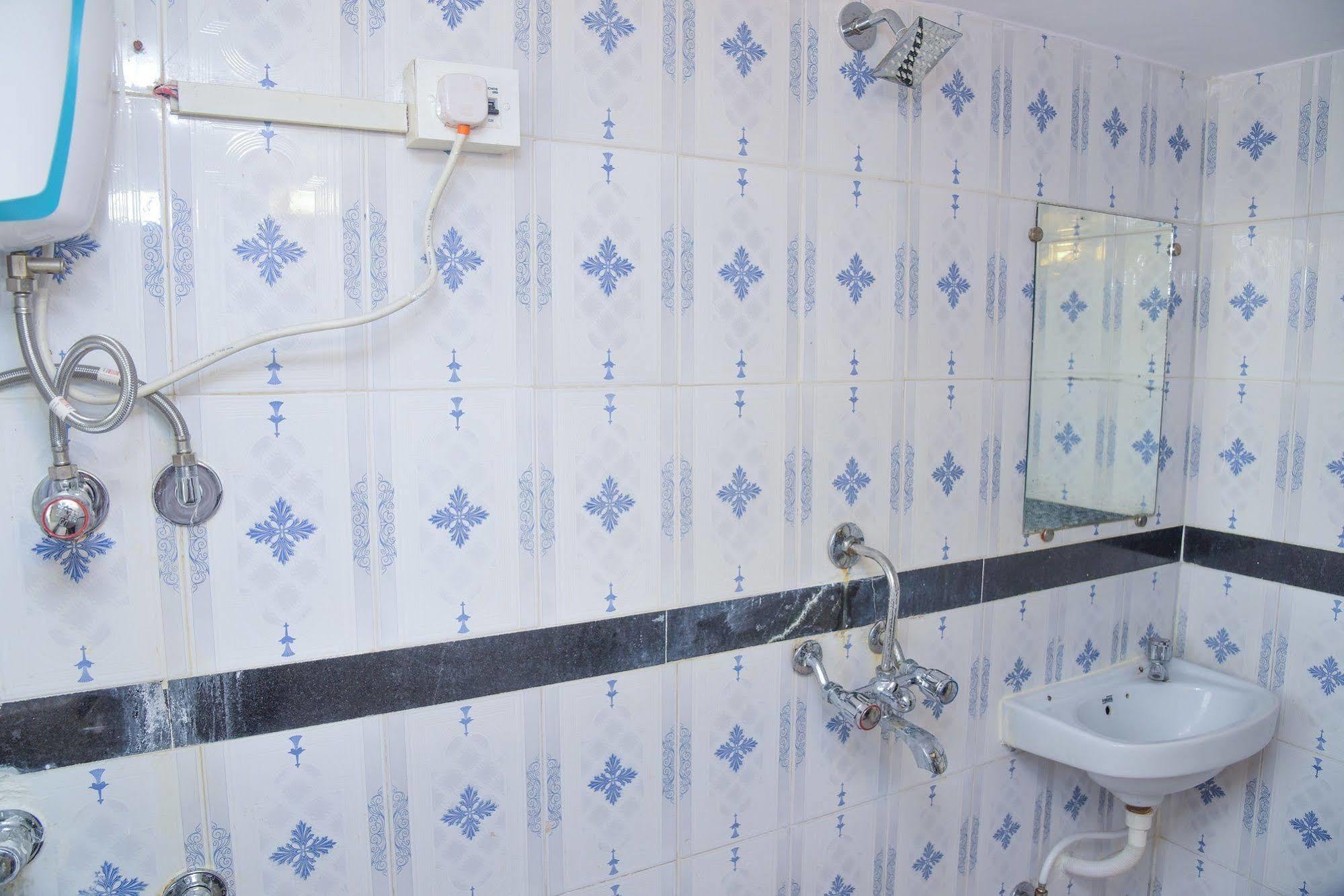 Hotel Evergreen Mumbai Kültér fotó
