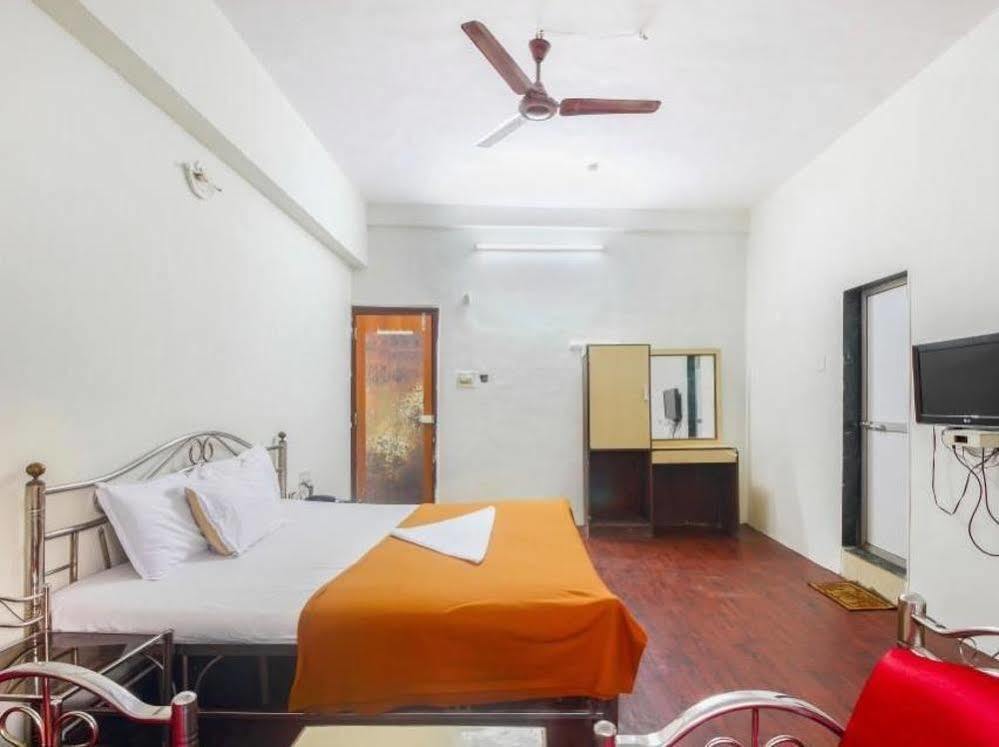 Hotel Evergreen Mumbai Kültér fotó